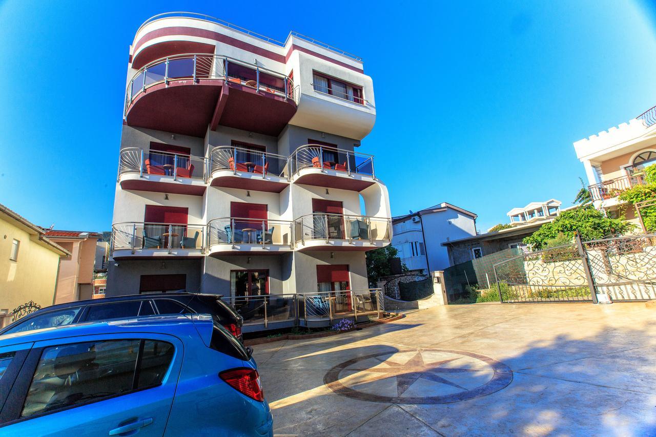 Compass Aparthotel Dobra Voda Kültér fotó