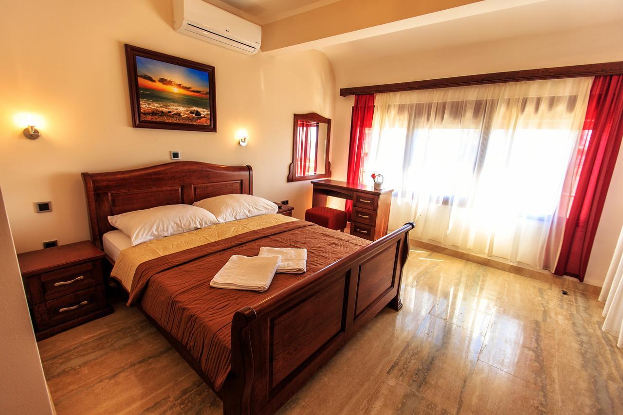 Compass Aparthotel Dobra Voda Kültér fotó