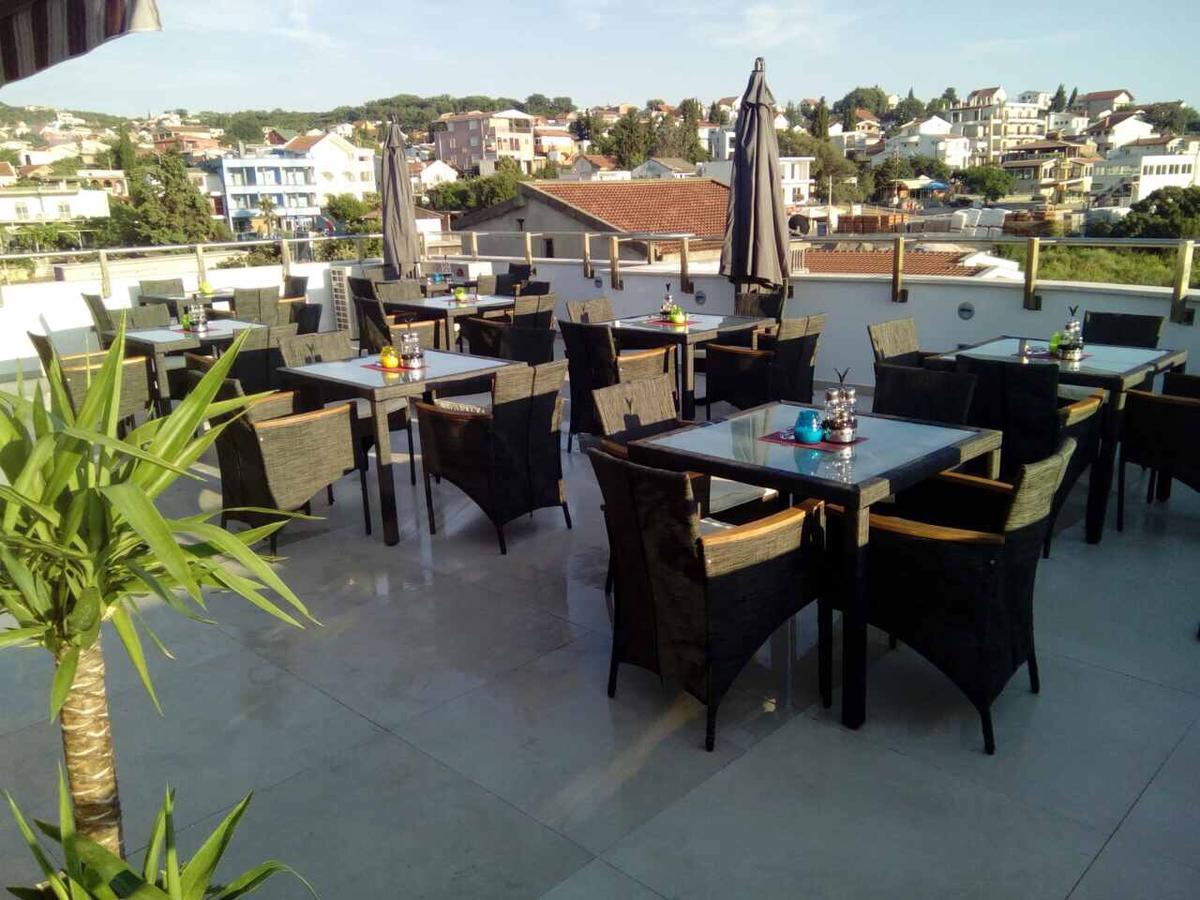 Compass Aparthotel Dobra Voda Kültér fotó
