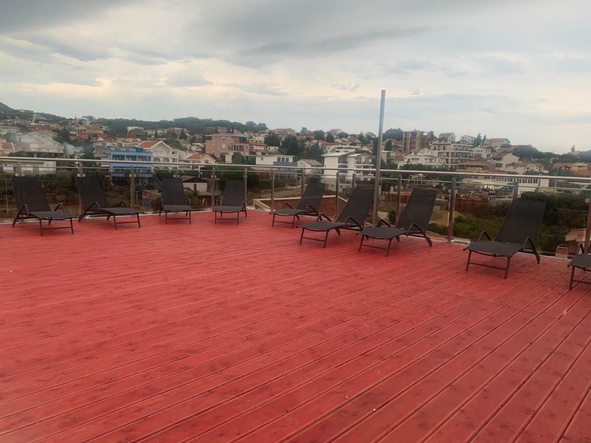 Compass Aparthotel Dobra Voda Kültér fotó